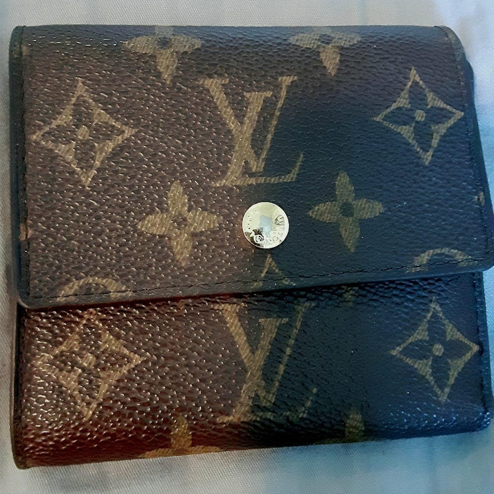 Louis Vuitton bifold wallet